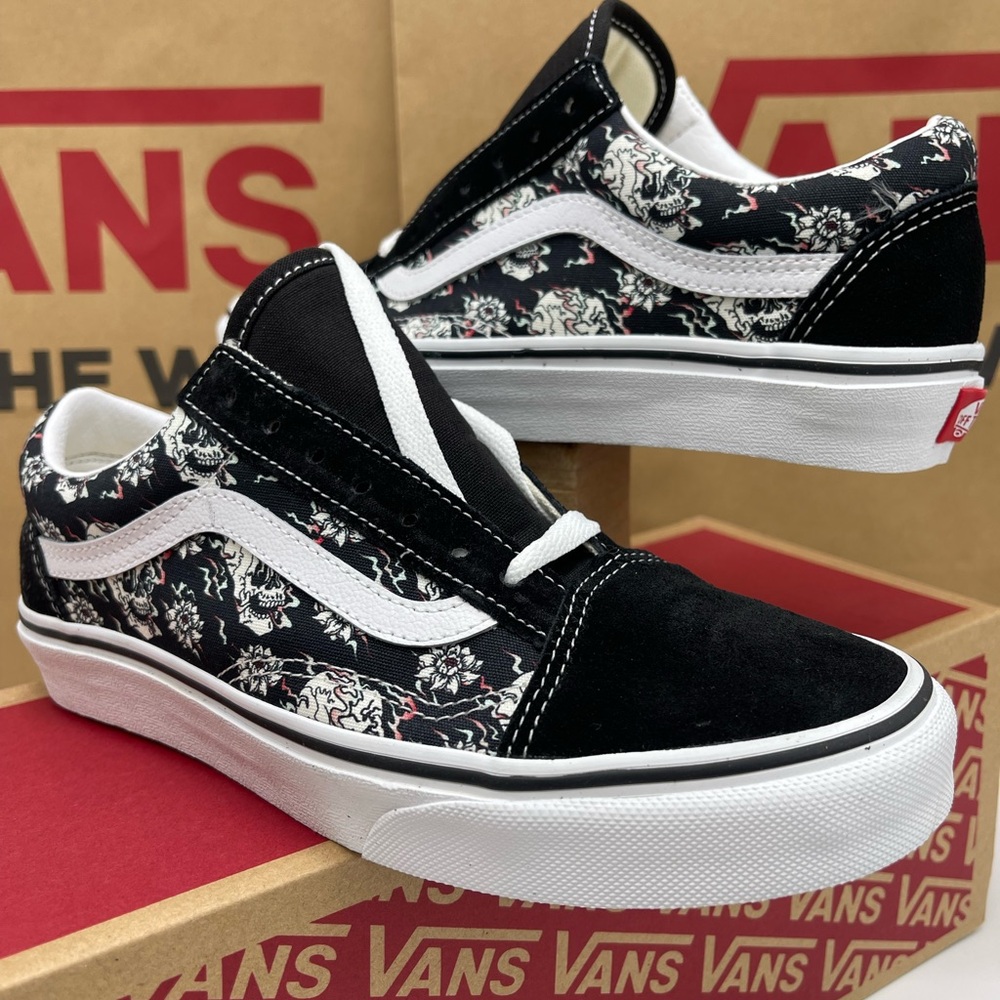 Vans WMNS Old Skool (Flash Skulls)Multi/True White Sneakers
VN0A38G118C - Picture 10 of 16